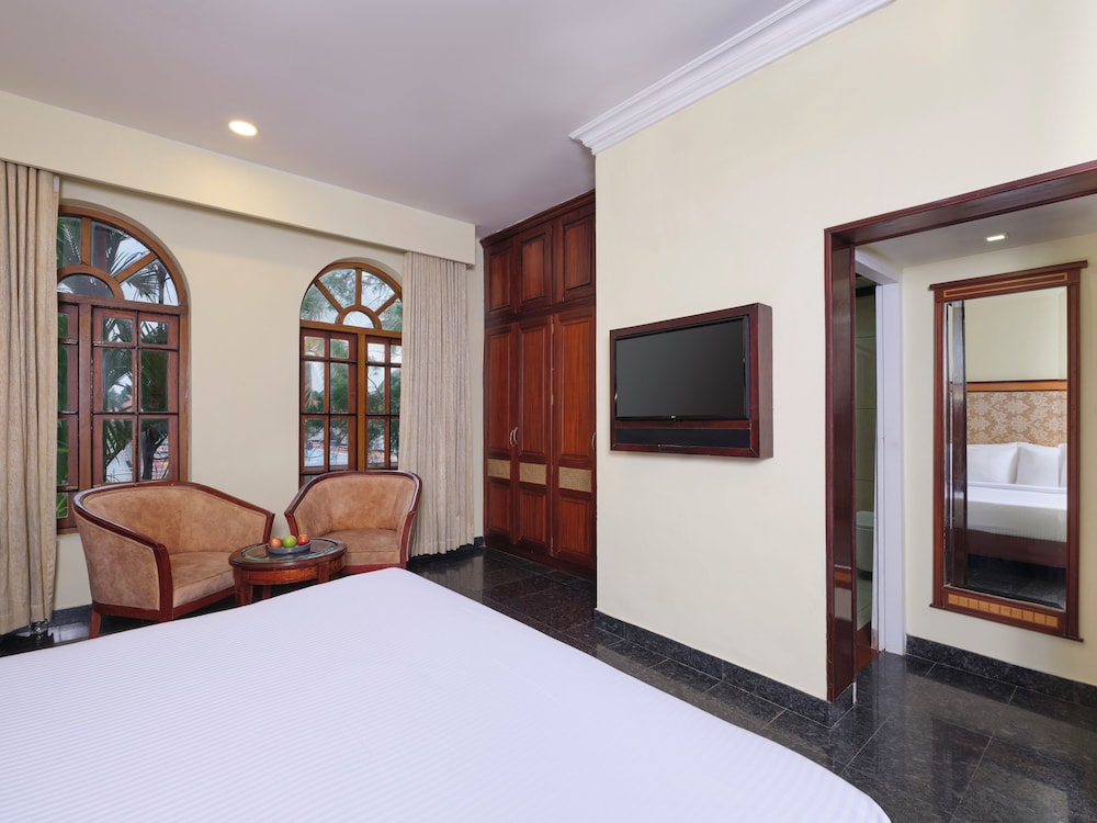 sterling lake palace alleppey