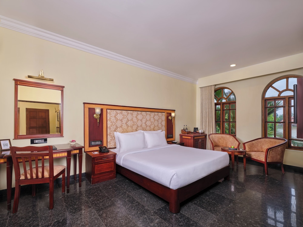 sterling lake palace alleppey