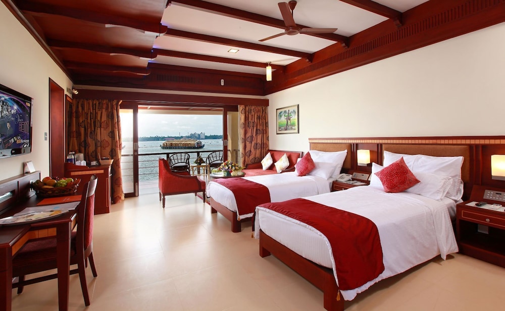 sterling lake palace alleppey