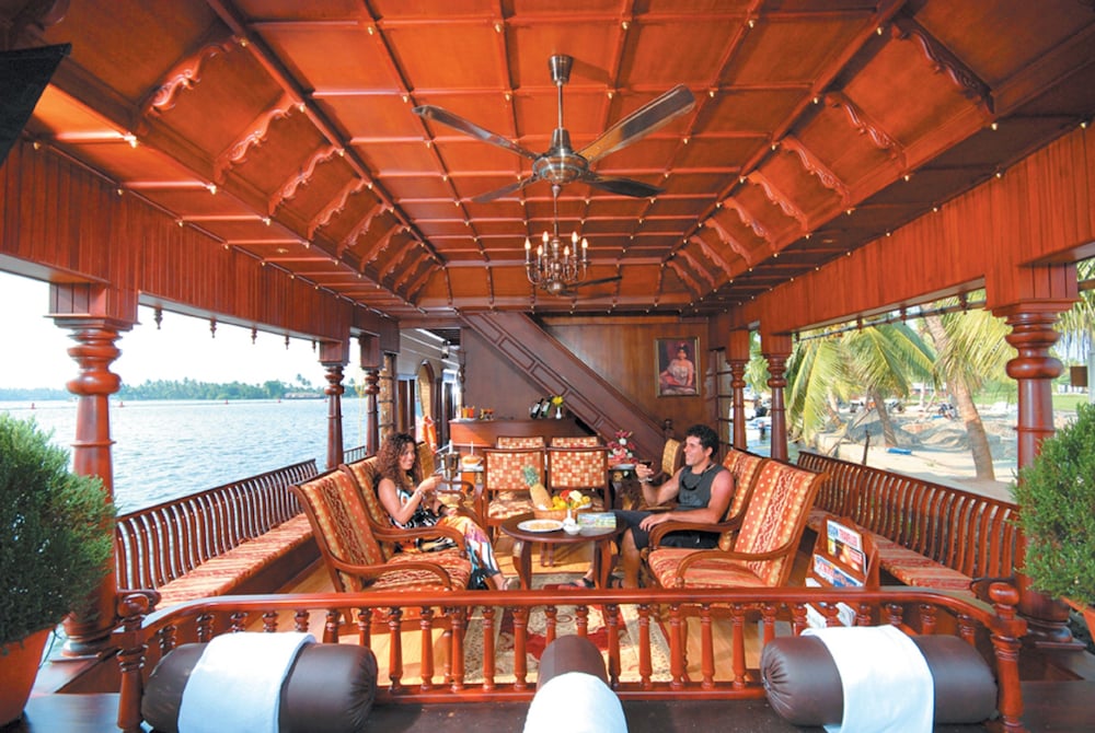 sterling lake palace alleppey