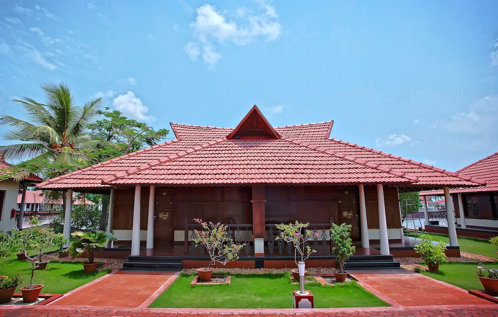 sterling lake palace alleppey