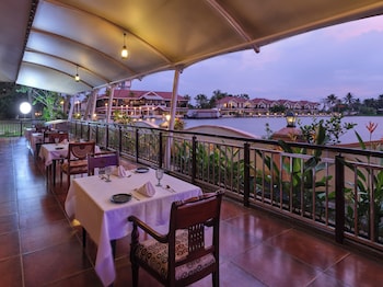 sterling lake palace alleppey