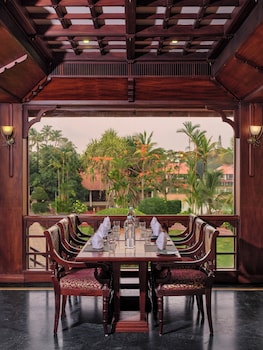 sterling lake palace alleppey