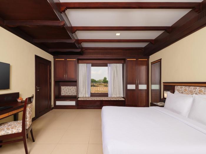 sterling lake palace alleppey
