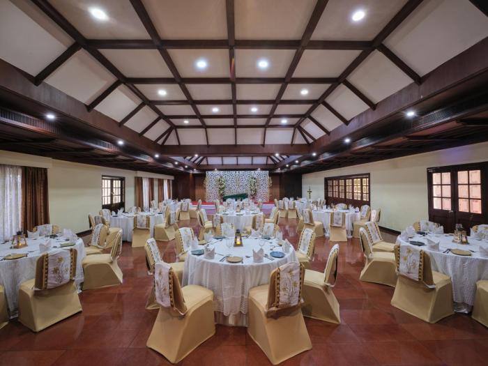 sterling lake palace alleppey