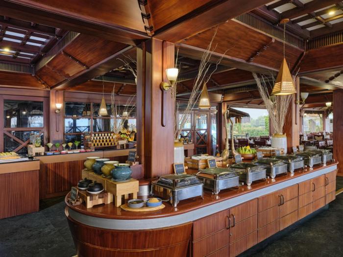 sterling lake palace alleppey