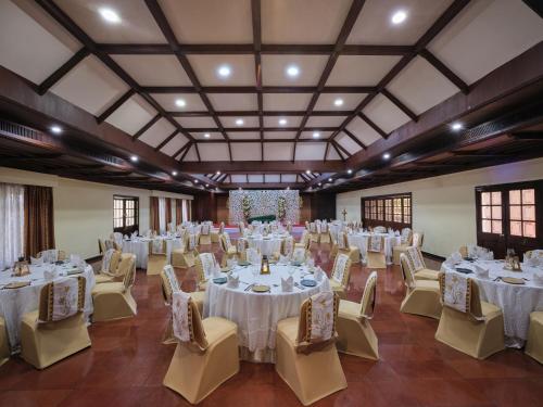 sterling lake palace alleppey