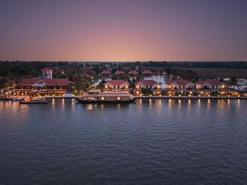 sterling lake palace alleppey