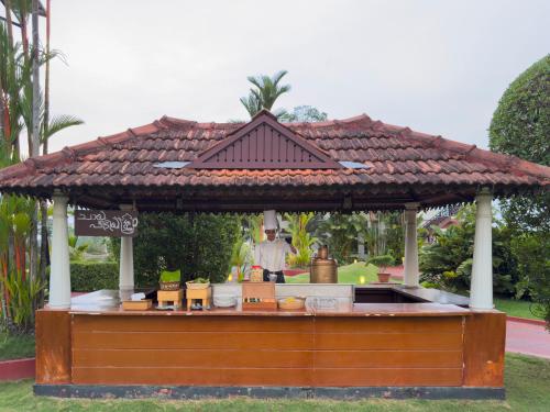 sterling lake palace alleppey