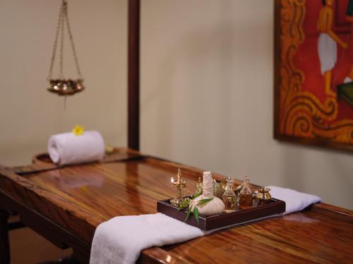 sterling lake palace alleppey