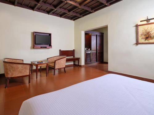 sterling lake palace alleppey