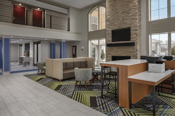 holiday inn express and suites asheville sw outlet ctr area