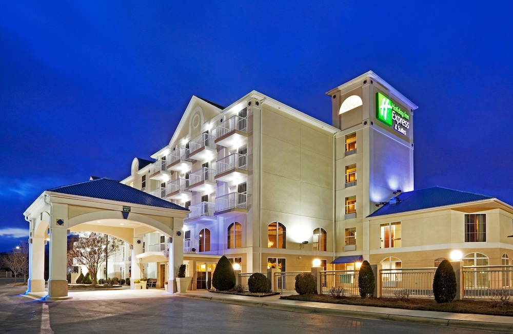 holiday inn express and suites asheville sw outlet ctr area