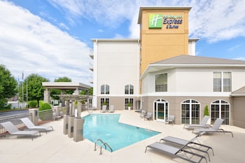 holiday inn express and suites asheville sw outlet ctr area