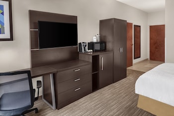 holiday inn express and suites asheville sw outlet ctr area