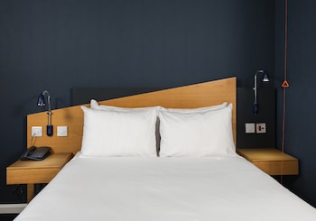 holiday inn express droitwich m5 jct 5