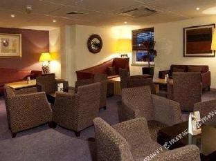 premier inn manchester trafford centre wst