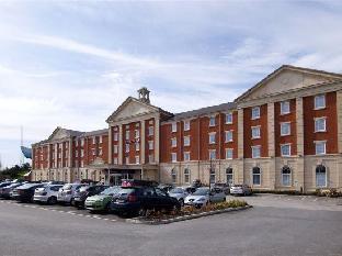 premier inn manchester trafford centre wst