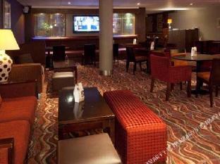 premier inn manchester trafford centre wst