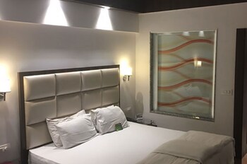 shiva oasis resort behror