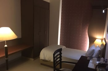 shiva oasis resort behror