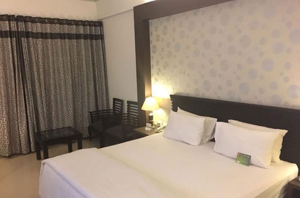 shiva oasis resort behror