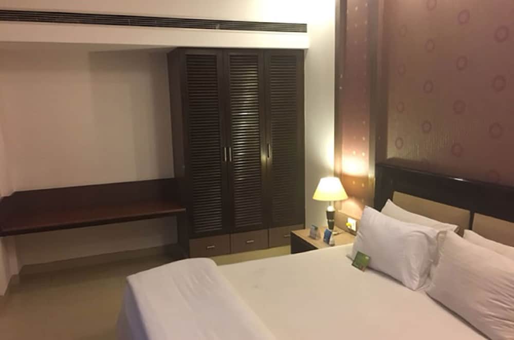 shiva oasis resort behror