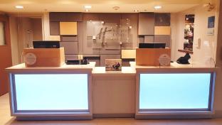 holiday inn express and suites surrey by ihg