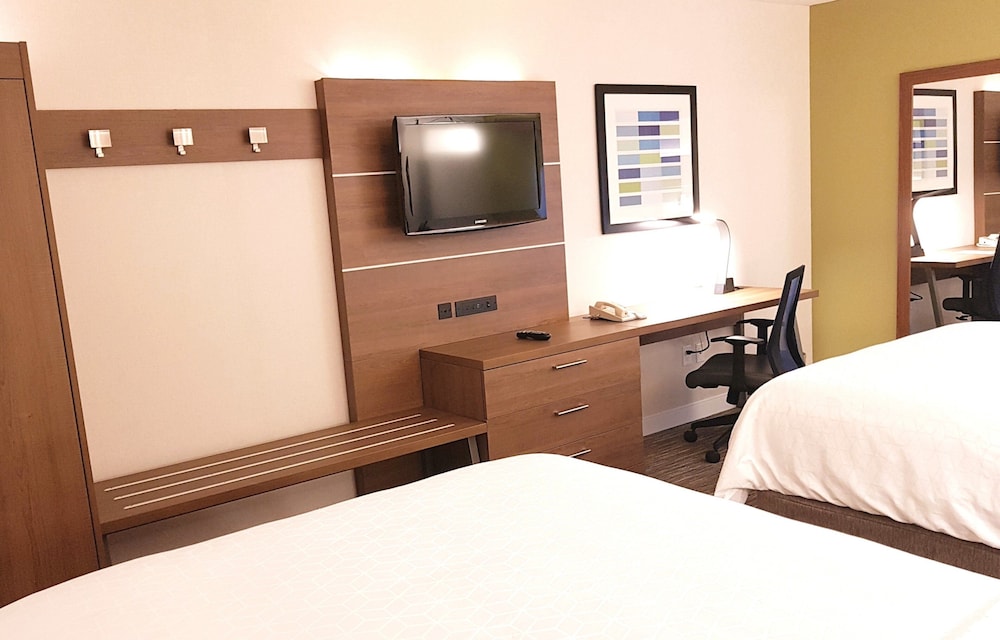 holiday inn express and suites surrey by ihg