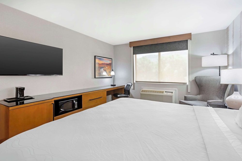 best western holiday hills