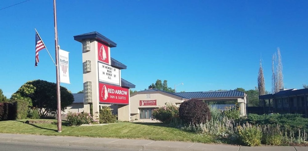 red arrow inn and suites