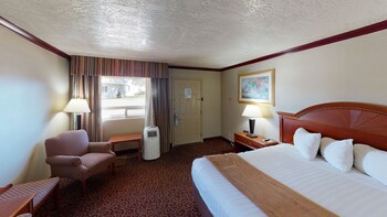 red arrow inn and suites
