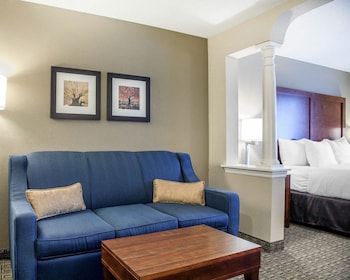 comfort inn and suites sturbridge brimfield