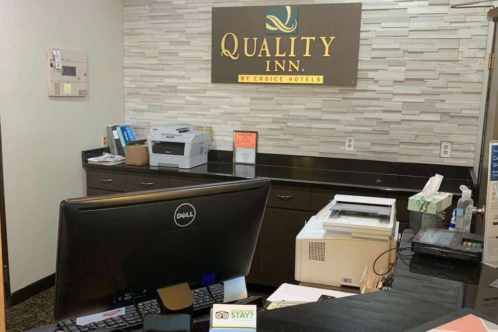 quality inn near i 72 and hwy 51