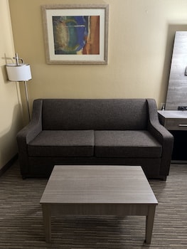 quality inn near i 72 and hwy 51