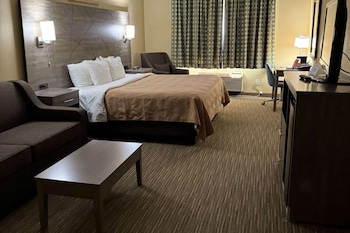 quality inn near i 72 and hwy 51