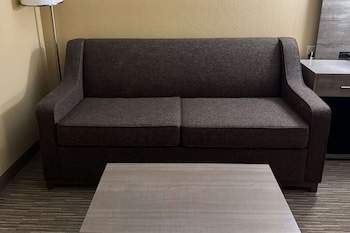 quality inn near i 72 and hwy 51