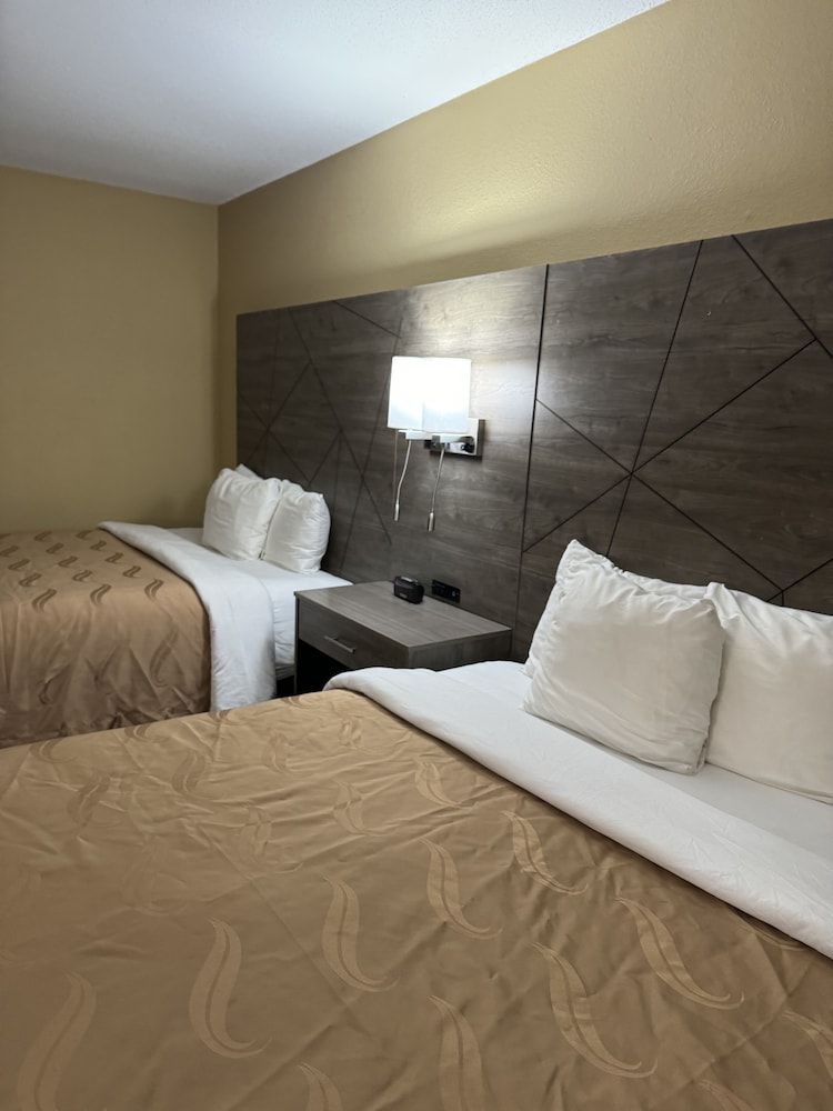 quality inn near i 72 and hwy 51