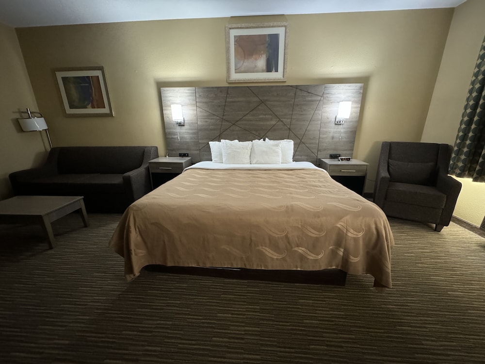quality inn near i 72 and hwy 51