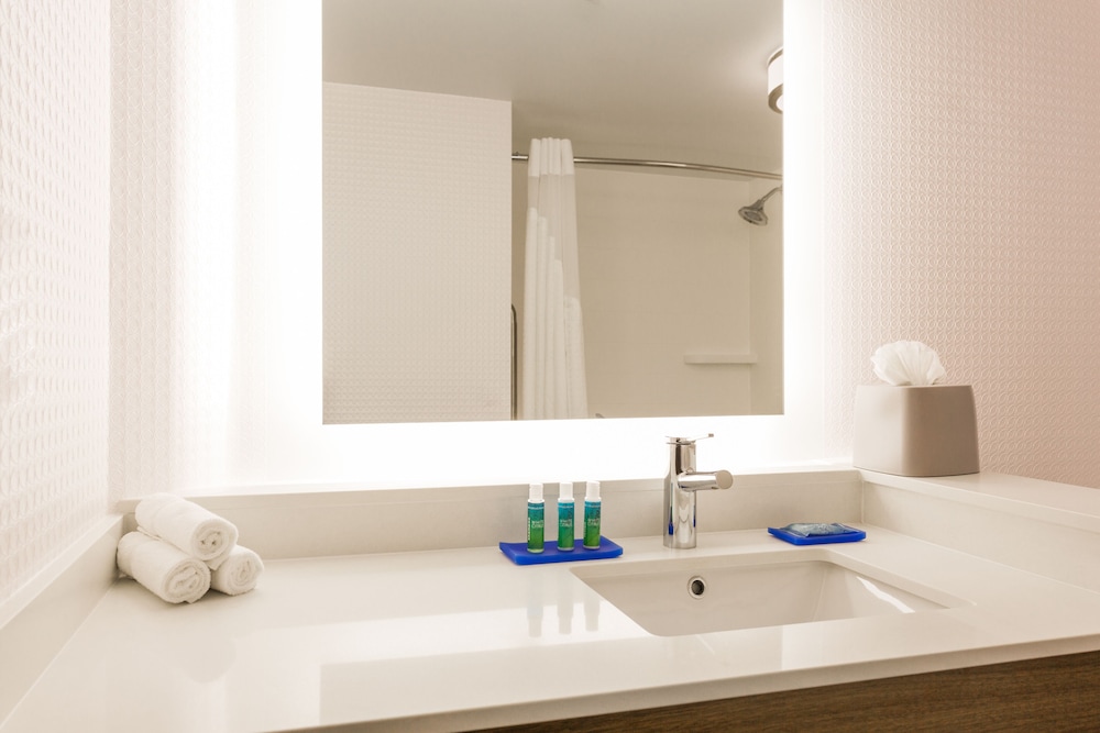 holiday inn express lorton