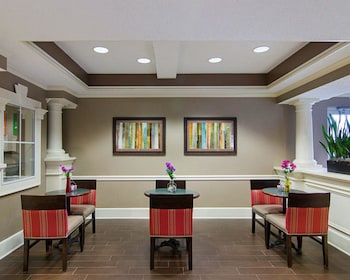 quality inn and suites little rock west