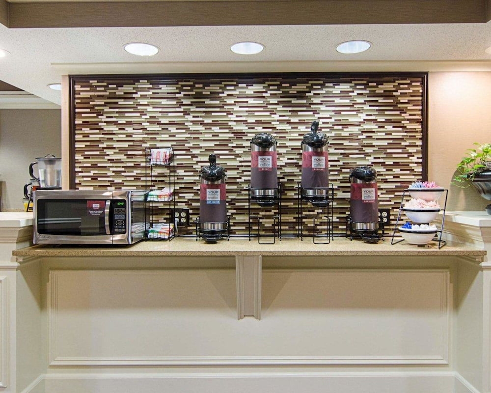 quality inn and suites little rock west
