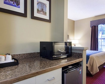 quality inn and suites little rock west