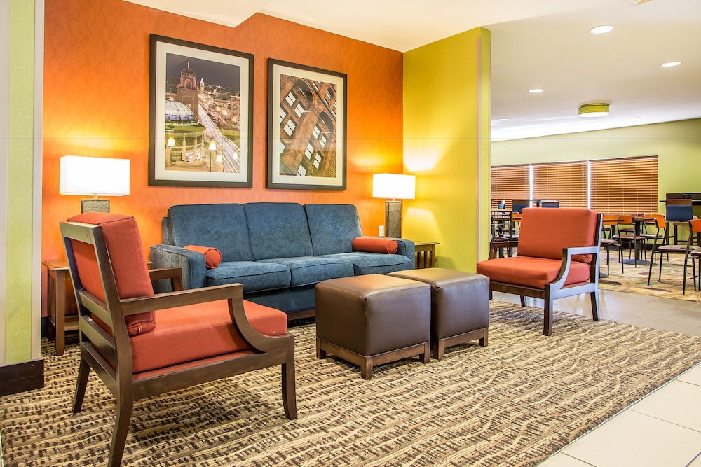 comfort inn and suites kansas city northeast