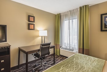 comfort inn and suites kansas city northeast
