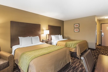 comfort inn and suites kansas city northeast