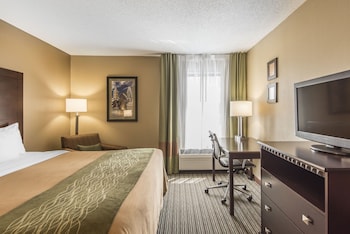 comfort inn and suites kansas city northeast