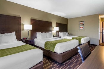 comfort inn and suites kansas city northeast