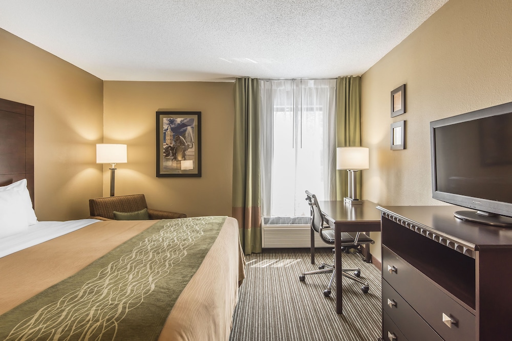 comfort inn and suites kansas city northeast