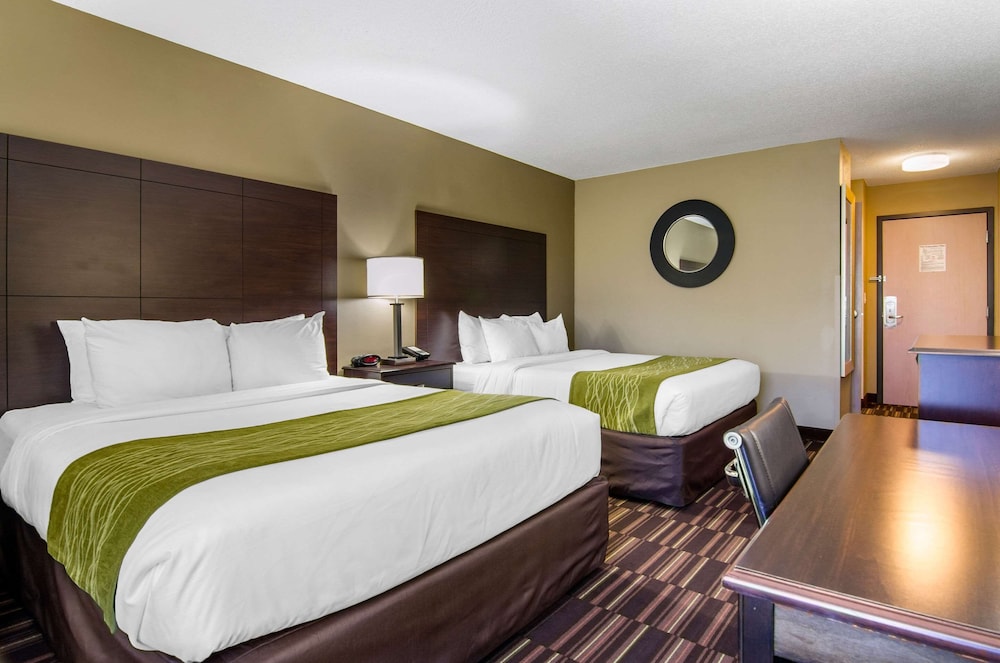 comfort inn and suites kansas city northeast